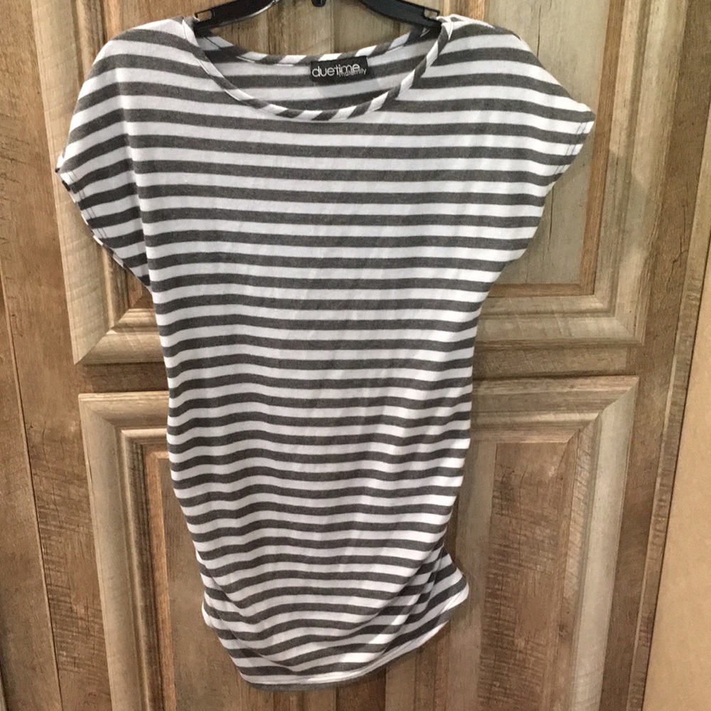 Pre-Owned “Duetime” Maternity Blouse (Size Medium)